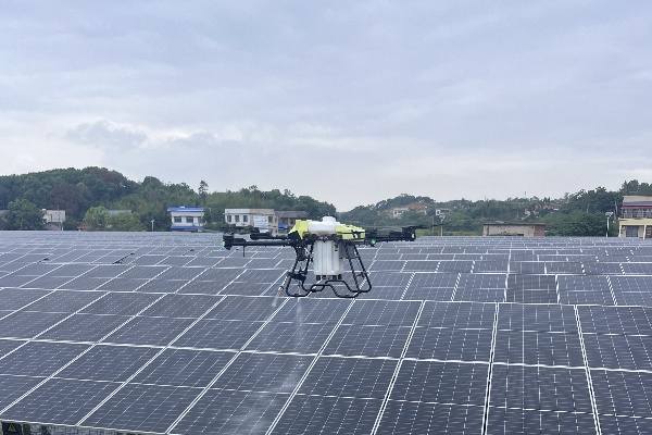The Effectiveness of Drone Solar Panel Cleaning: A Comprehensive Analysis