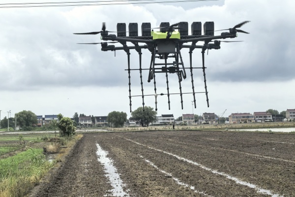 Which Seeding Drone Should You Choose?