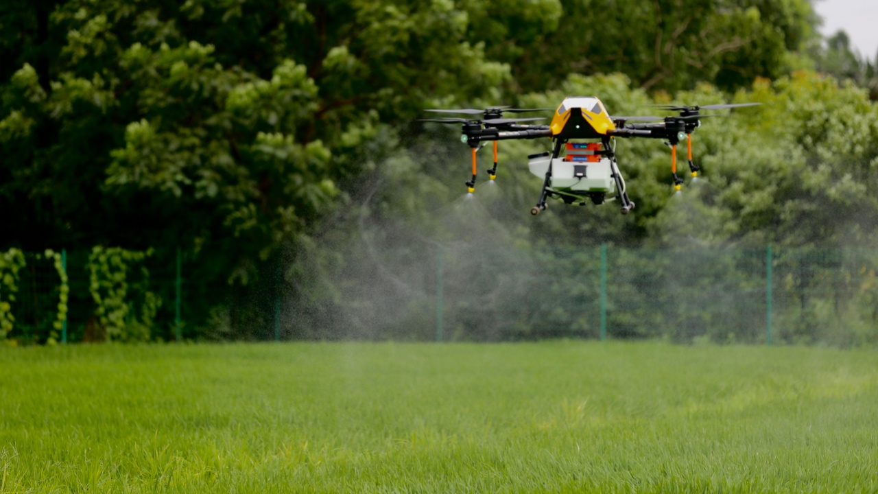 TDHP H16 front view – Compact agricultural drone with modular design TDHP H16 front view – Compact agricultural drone with modular design